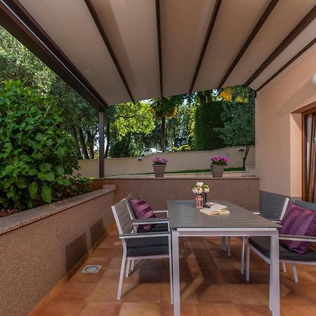 Apartments Villa Ana 波雷奇 外观 照片