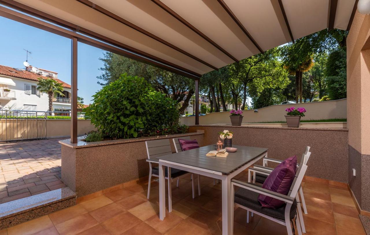 Apartments Villa Ana 波雷奇 外观 照片