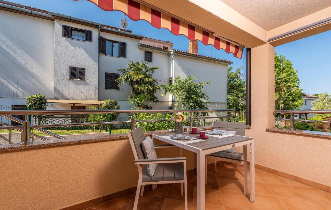 Apartments Villa Ana 波雷奇 外观 照片