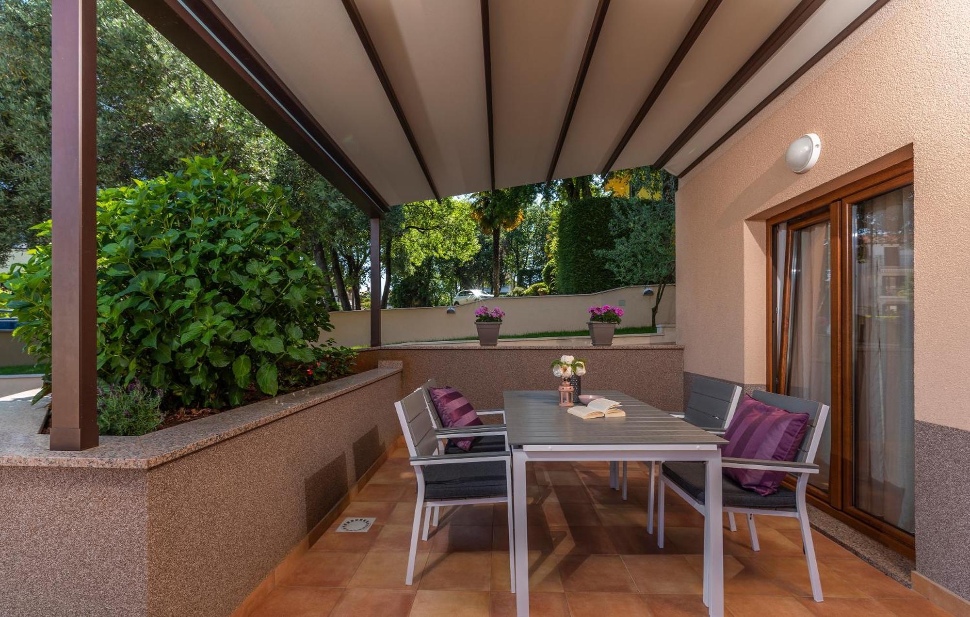 Apartments Villa Ana 波雷奇 外观 照片