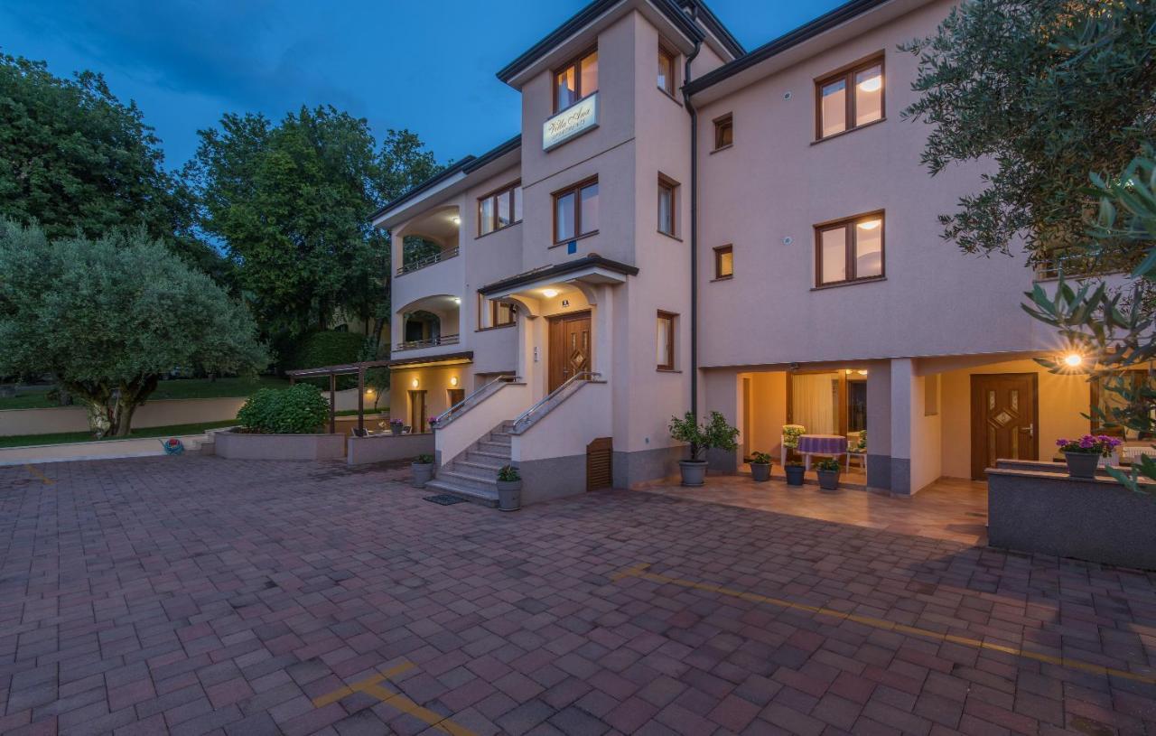 Apartments Villa Ana 波雷奇 外观 照片