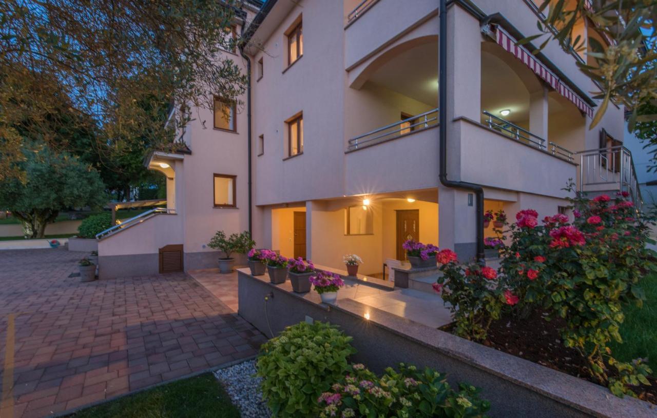 Apartments Villa Ana 波雷奇 外观 照片