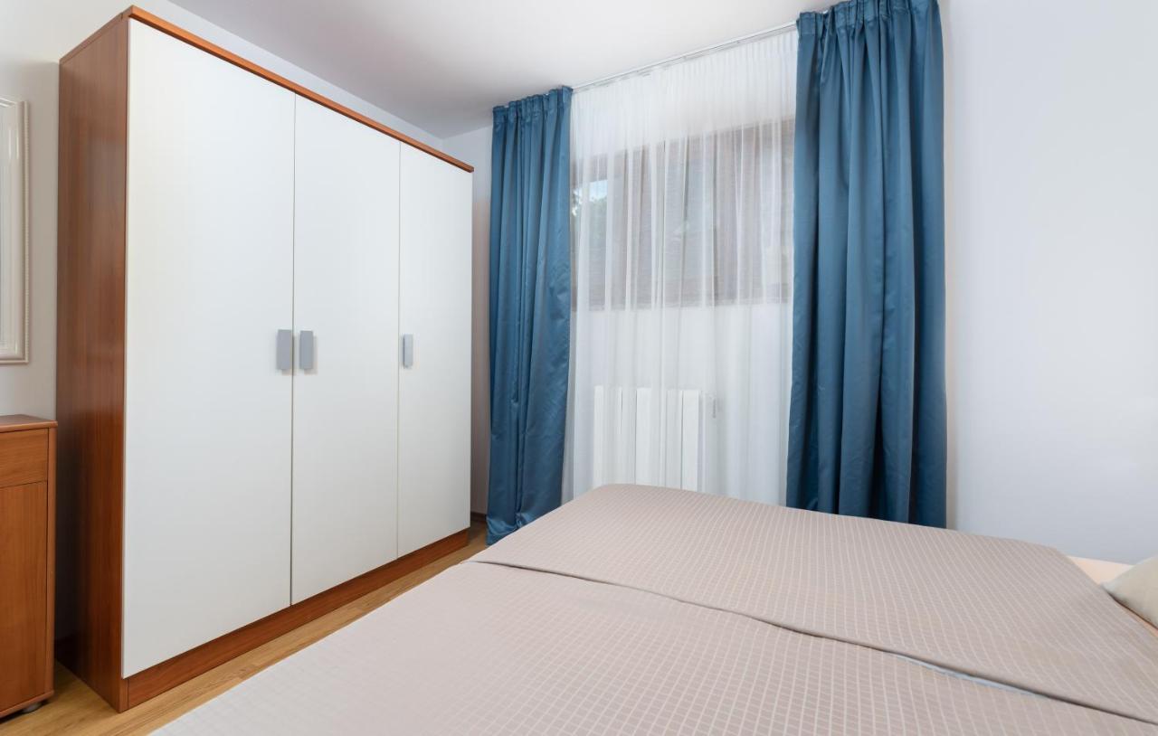 Apartments Villa Ana 波雷奇 外观 照片