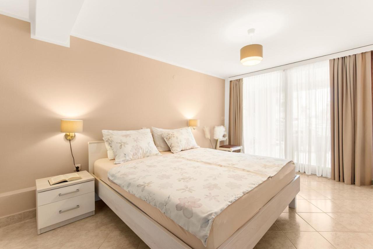 Apartments Villa Ana 波雷奇 外观 照片