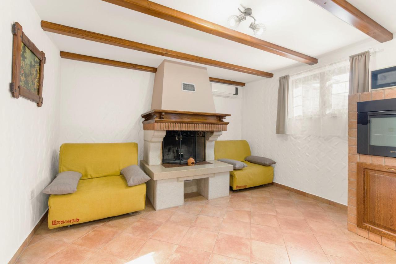 Apartments Villa Ana 波雷奇 外观 照片