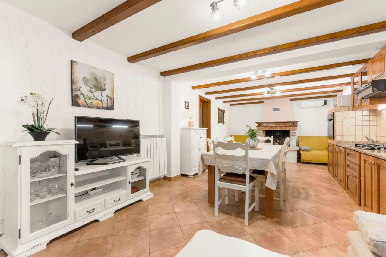 Apartments Villa Ana 波雷奇 外观 照片