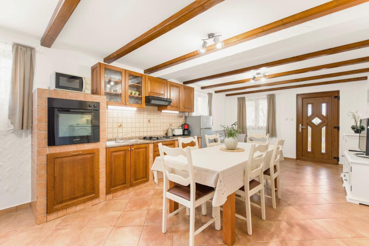 Apartments Villa Ana 波雷奇 外观 照片