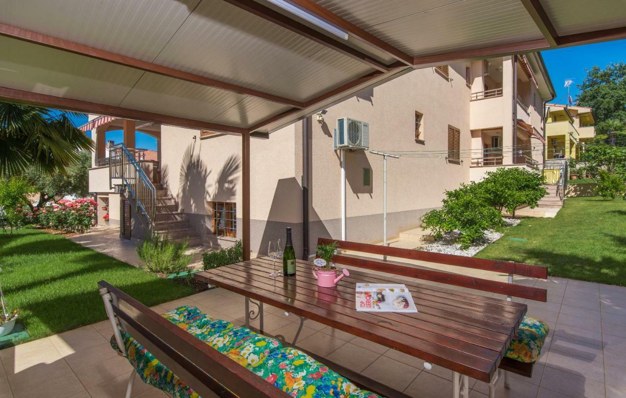 Apartments Villa Ana 波雷奇 外观 照片